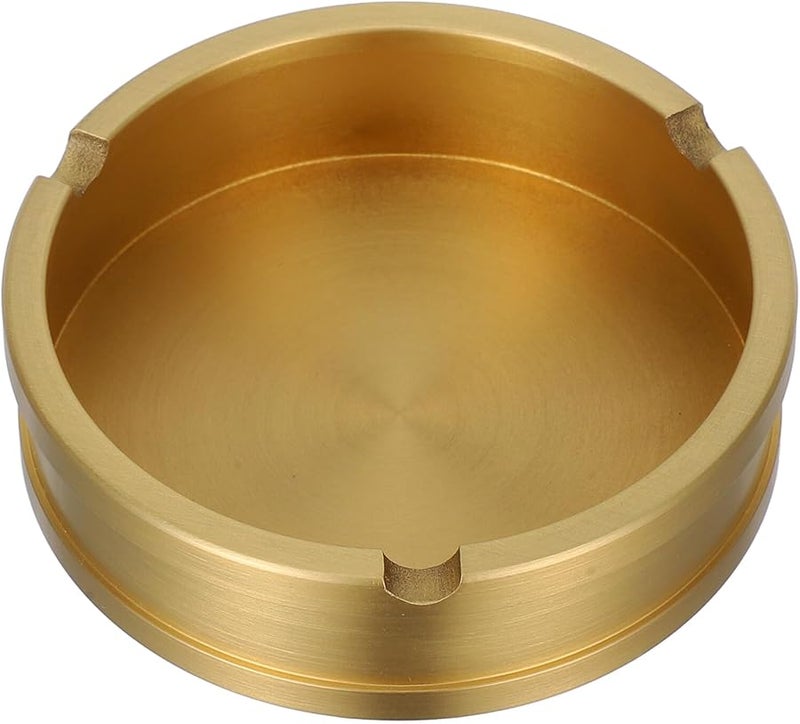 منفضة سجائر نحاسية بلمسة نهائية من الذهب المشطوف، حامل رماد دائري للمنزل والمكتب والشرفة. - Image 1